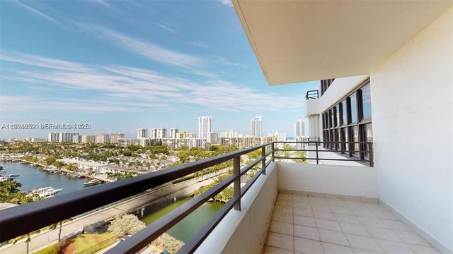 2500 PARKVIEW DR 1207, Hallandale Beach, FL 33009