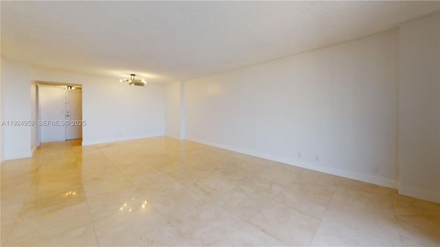 2500 PARKVIEW DR 1207, Hallandale Beach, FL 33009