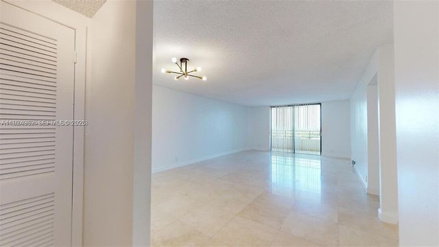 2500 PARKVIEW DR 1207, Hallandale Beach, FL 33009