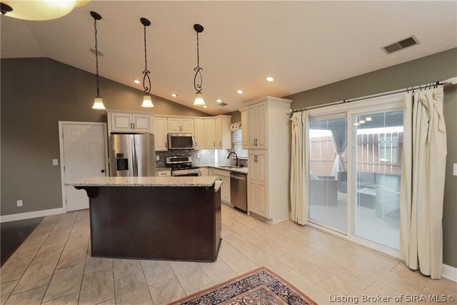 1329 Valley View Road, New Albany, IN 47150