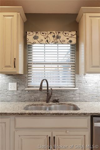 1329 Valley View Road, New Albany, IN 47150