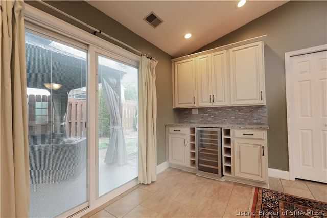 1329 Valley View Road, New Albany, IN 47150