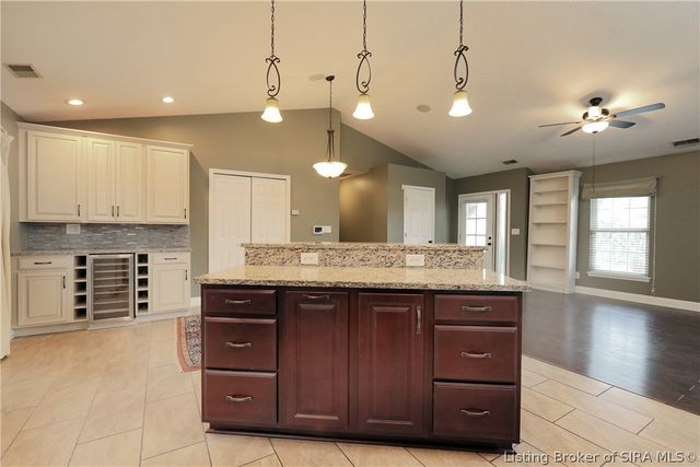 1329 Valley View Road, New Albany, IN 47150