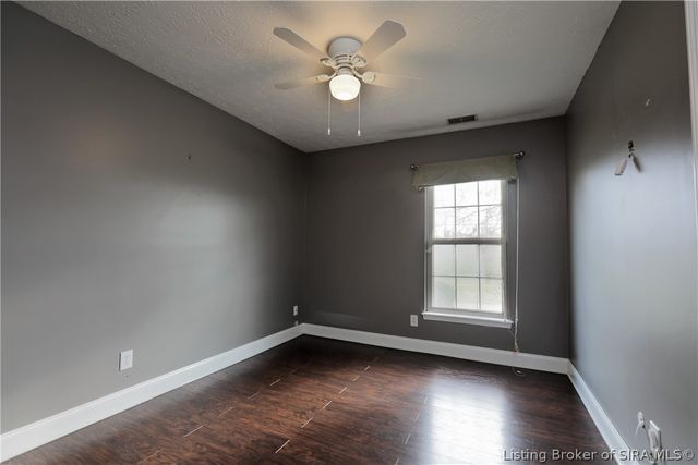 1329 Valley View Road, New Albany, IN 47150