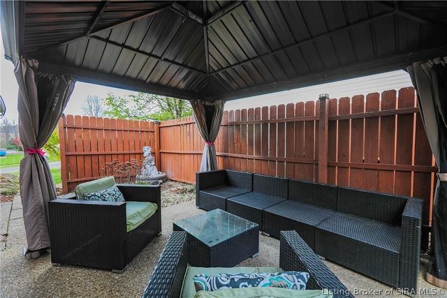 1329 Valley View Road, New Albany, IN 47150