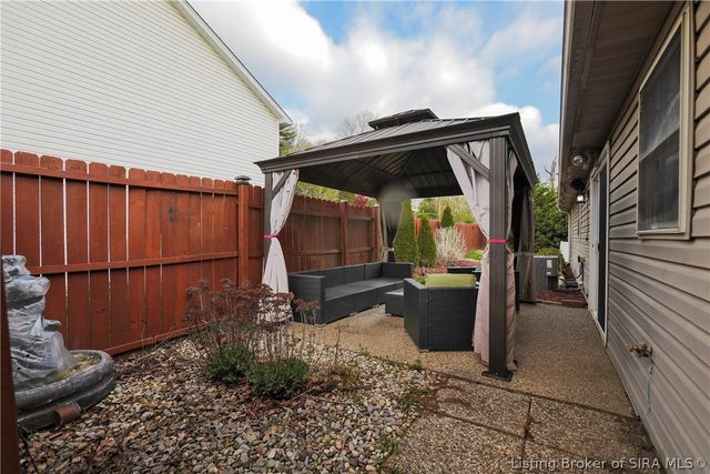 1329 Valley View Road, New Albany, IN 47150