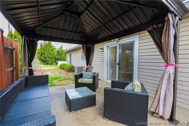 1329 Valley View Road, New Albany, IN 47150