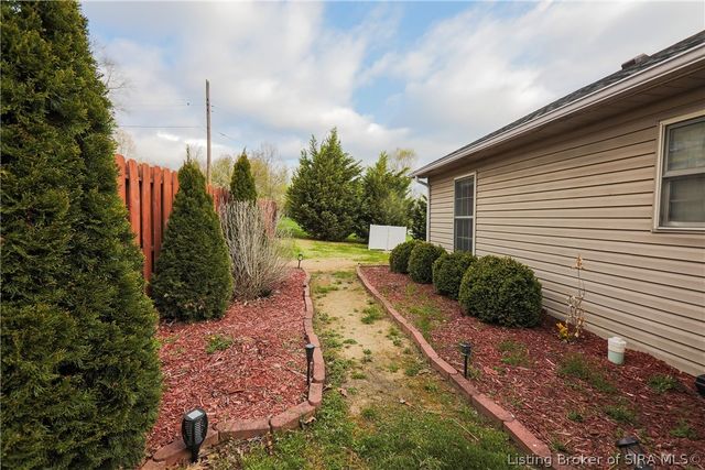 1329 Valley View Road, New Albany, IN 47150