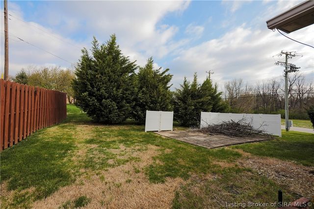 1329 Valley View Road, New Albany, IN 47150