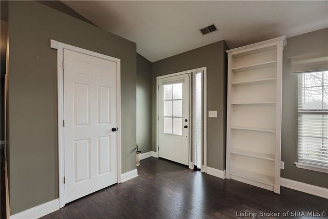 1329 Valley View Road, New Albany, IN 47150