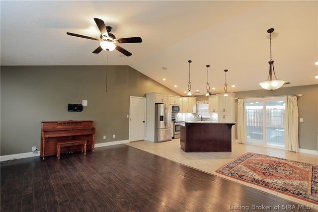 1329 Valley View Road, New Albany, IN 47150