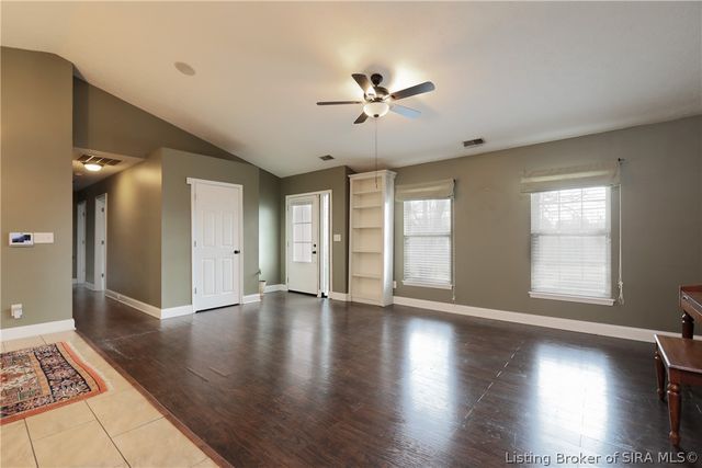 1329 Valley View Road, New Albany, IN 47150