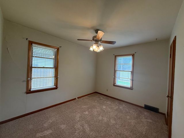 415 W Spring Dr., Haysville, KS 67060