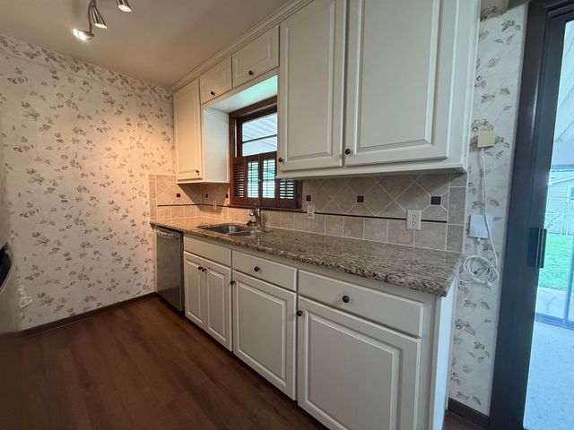 415 W Spring Dr., Haysville, KS 67060