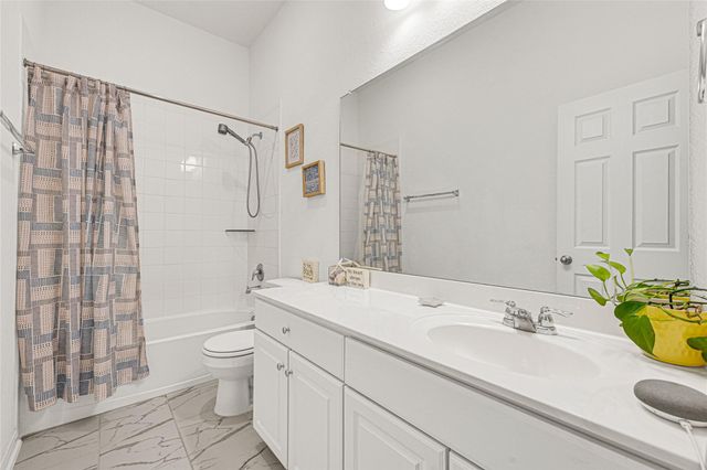 13405 Emerald Mallard Drive, Texas City, TX 77568