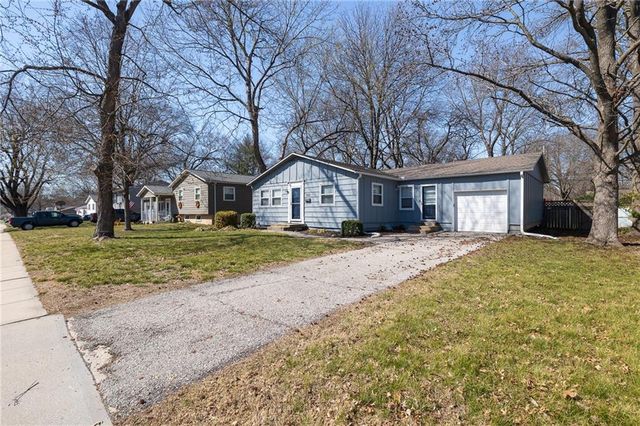 9212 W 99th Terrace, Overland Park, KS 66212