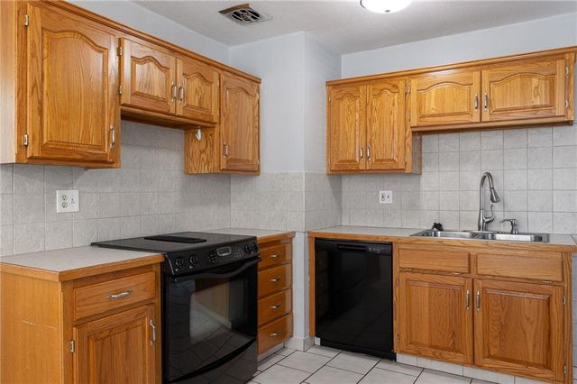 9212 W 99th Terrace, Overland Park, KS 66212