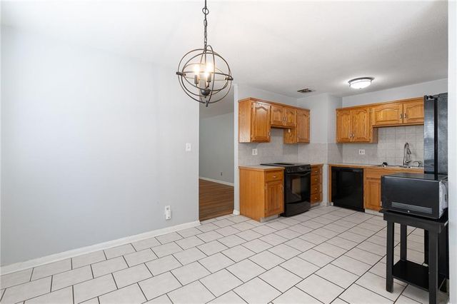 9212 W 99th Terrace, Overland Park, KS 66212