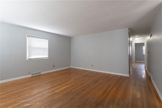 9212 W 99th Terrace, Overland Park, KS 66212