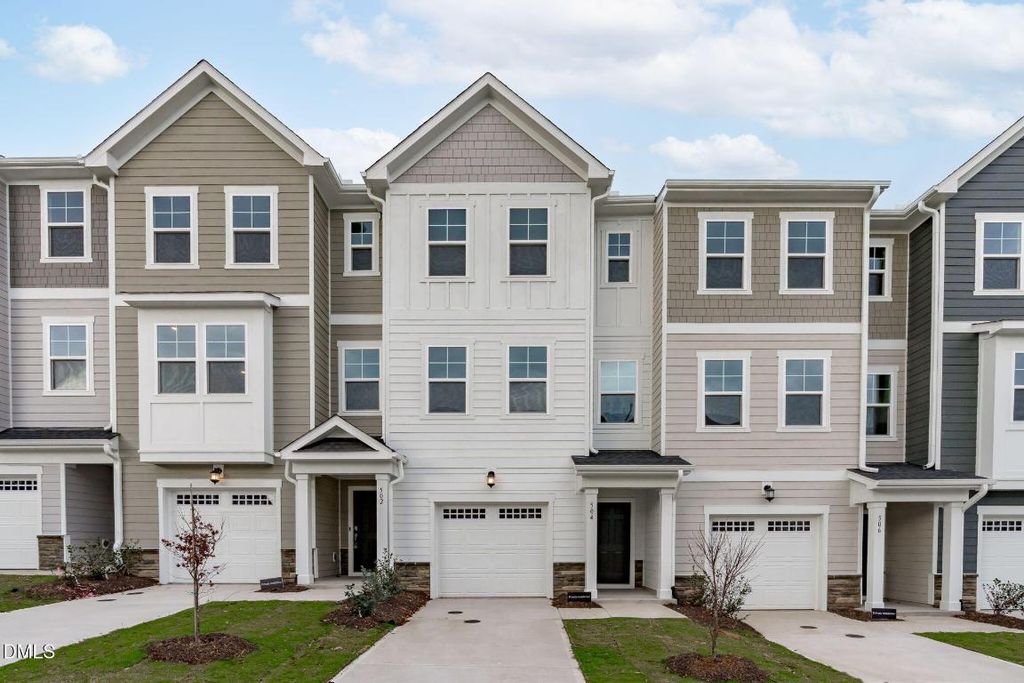504 Light Oak Way, Apex, NC 27539