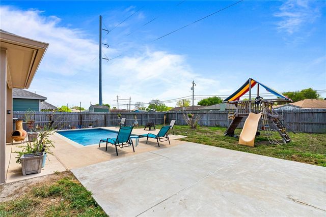 1113 Pinehollow Lane, Corpus Christi, TX 78418