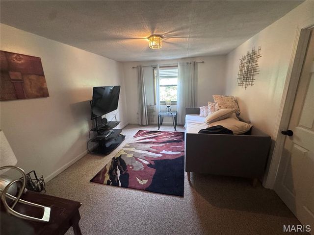 5045 S 37th Street, St Louis, MO 63116