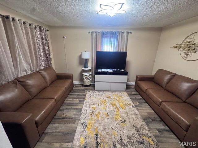 5045 S 37th Street, St Louis, MO 63116
