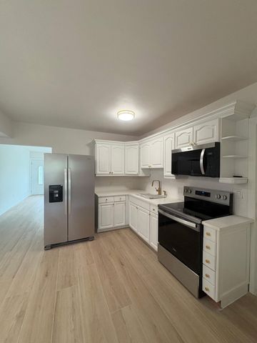 525 NE 126th Street, North Miami, FL 33161