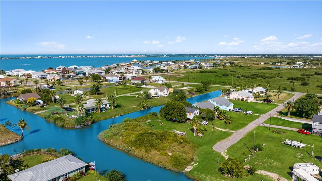 300 E POMPANO, Rockport, TX 78382 — photo 4