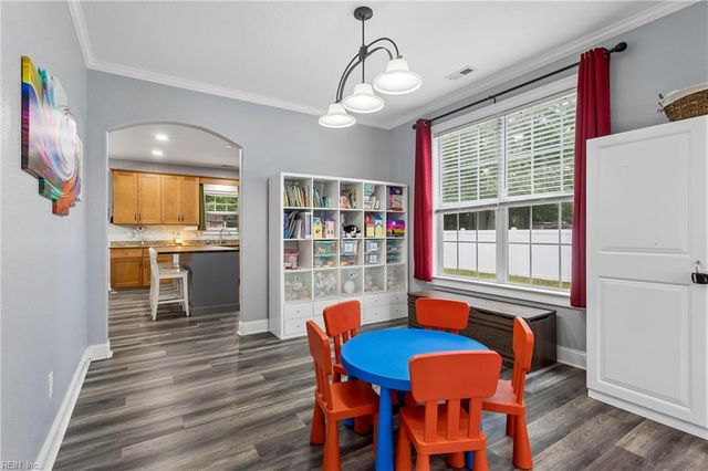 568 Waters RD, Chesapeake, VA 23322