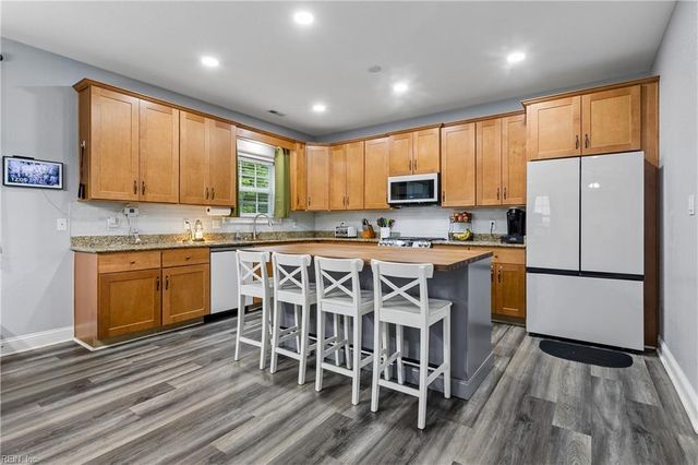 568 Waters RD, Chesapeake, VA 23322