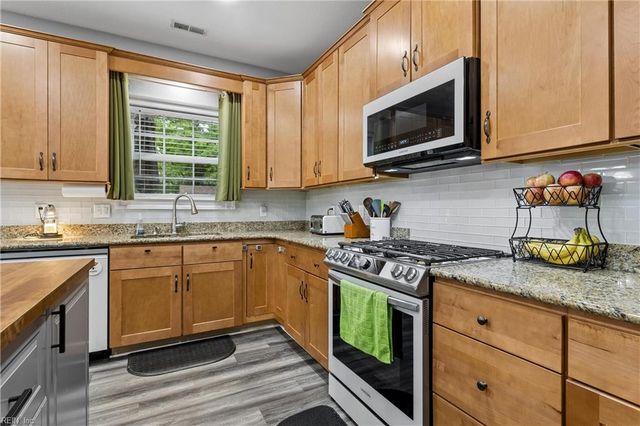 568 Waters RD, Chesapeake, VA 23322
