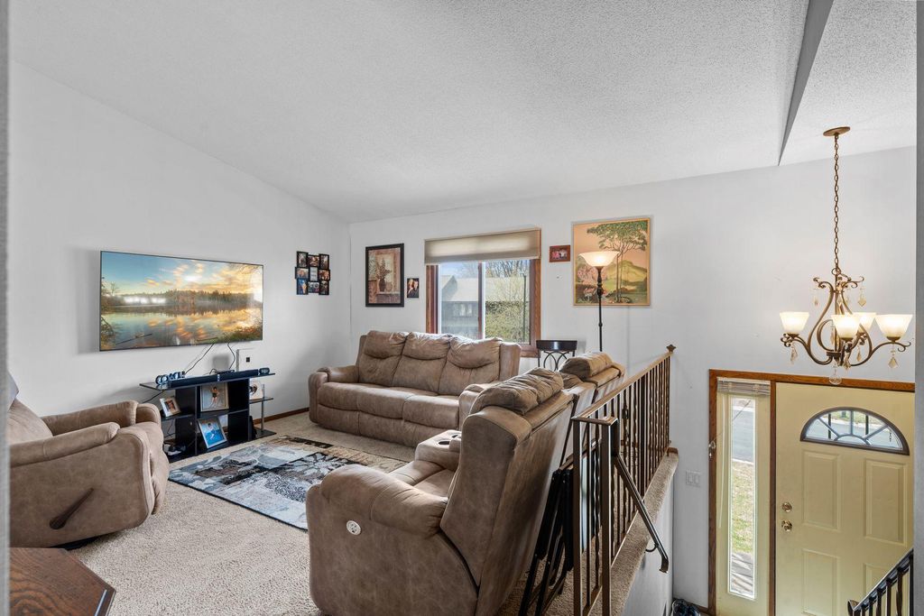 4100 Jordan Avenue N, New Hope, MN 55427 — photo 3