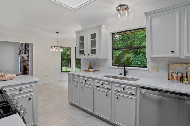 3816 Shadow Bend Drive, Haughton, LA 71037