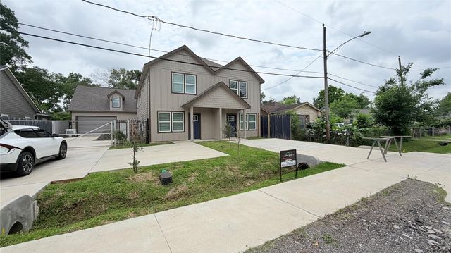 7034 Smilax Street B, Houston, TX 77088
