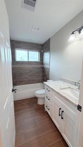 7034 Smilax Street B, Houston, TX 77088