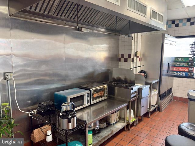 683 N 52ND ST, Philadelphia, PA 19131