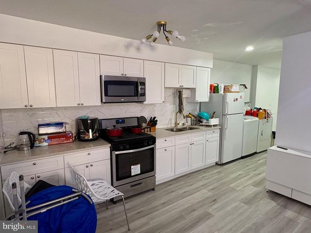 683 N 52ND ST, Philadelphia, PA 19131