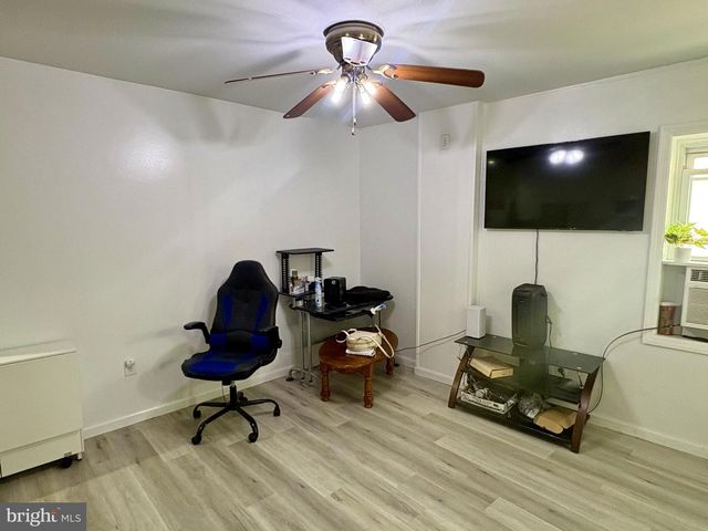 683 N 52ND ST, Philadelphia, PA 19131