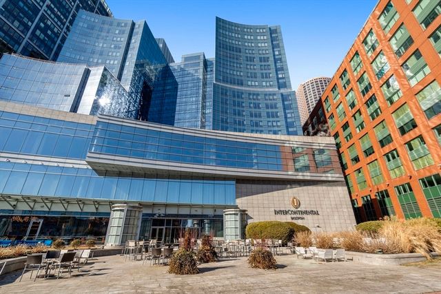 500 Atlantic Ave 18P, Boston, MA 02210