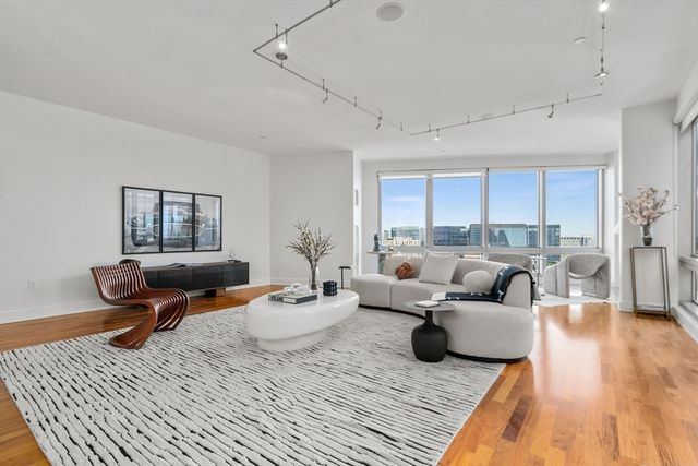 500 Atlantic Ave 18P, Boston, MA 02210