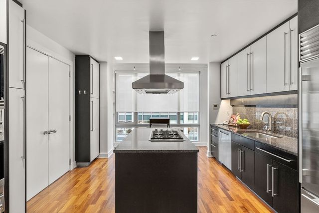 500 Atlantic Ave 18P, Boston, MA 02210