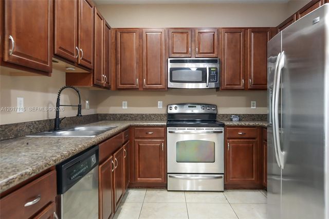 3072 SE 5th Dr, Homestead, FL 33033
