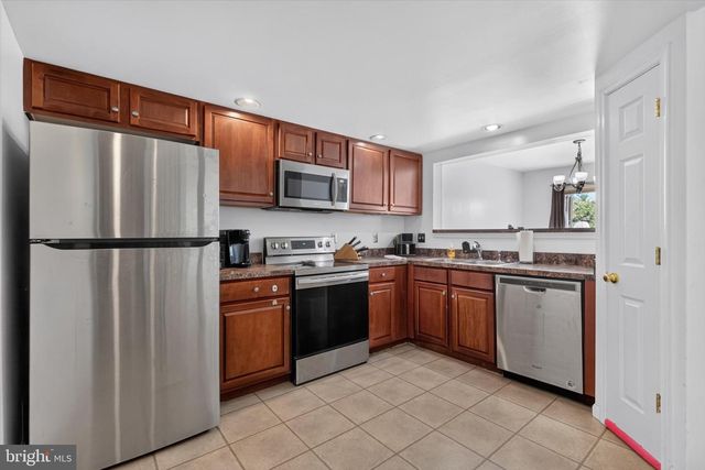 236 TIMBER VIEW DR, Harrisburg, PA 17110