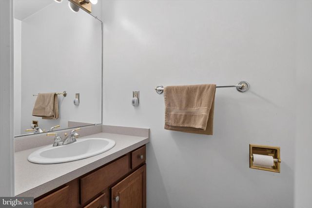 236 TIMBER VIEW DR, Harrisburg, PA 17110