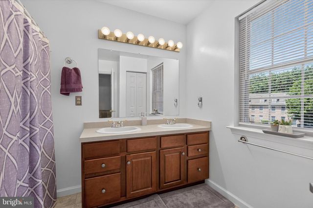 236 TIMBER VIEW DR, Harrisburg, PA 17110