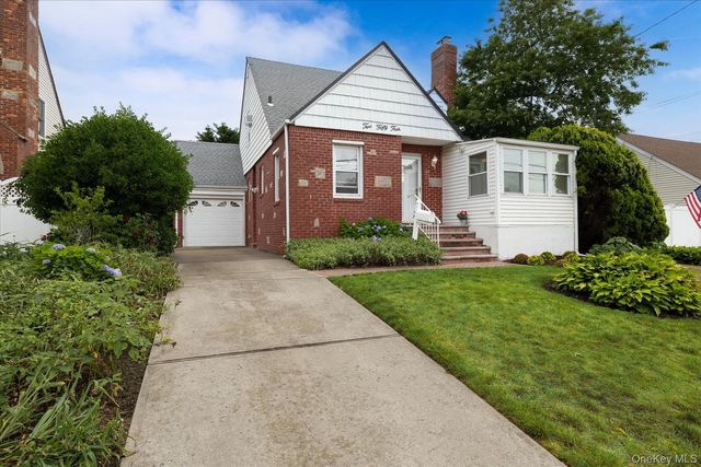 254 Merrifield Avenue, Oceanside, NY 11572