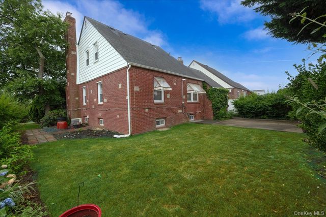254 Merrifield Avenue, Oceanside, NY 11572