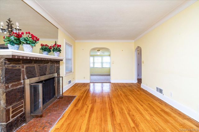 254 Merrifield Avenue, Oceanside, NY 11572