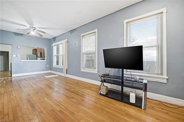 1406 Crawford PW, Portsmouth, VA 23704